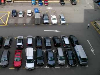 Parkingi przy lotnisku Pyrzowice - Wszystko, czego potrzebujesz wiedzieć - Głowne zdjęcie artykułu