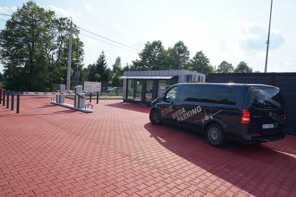 Zdjecie nr 3 parkingu VIP Garaże MEGA przy lotnisku Katowice-Pyrzowice